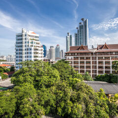 Отель Like Sukhumvit 16 Бангкок фото 3