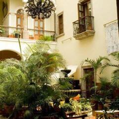 Hotel San Francisco Plaza парковка