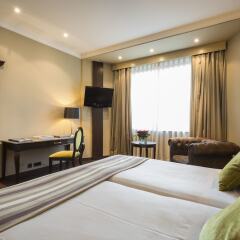 Ayre Hotel Astoria Palace сейф в номере
