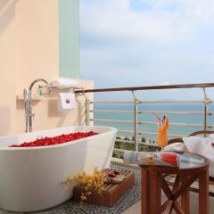 Отель Grand Soluxe Hotel & Resort, Sanya Китай, Санья - отзывы, цены и фото номеров - забронировать отель Grand Soluxe Hotel & Resort, Sanya онлайн балкон