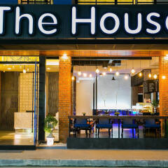 Отель The House Patong бассейн