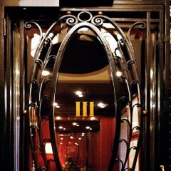 Hotel Carlton Lyon - MGallery By Sofitel городской автобус