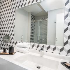 Отель Urban Nest - Suites & Apartments Греция, Афины - отзывы, цены и фото номеров - забронировать отель Urban Nest - Suites & Apartments онлайн ванная