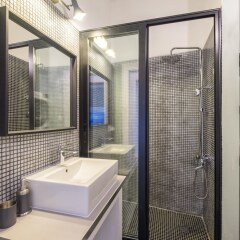 Отель Stylish 2 BR Home in Center of Sofia Болгария, София - отзывы, цены и фото номеров - забронировать отель Stylish 2 BR Home in Center of Sofia онлайн ванная