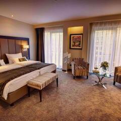 Hotel Favor комната для гостей
