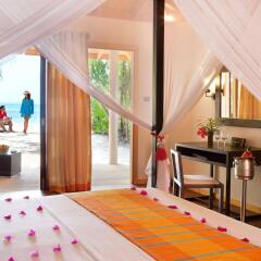 Отель Vilamendhoo Island Resort & Spa балкон
