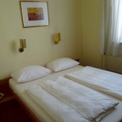 Hotel Mondial комната для гостей