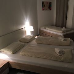 Отель KN Kahtan Boarding House Мюнхен комната для гостей фото 3