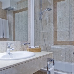 Отель Espahotel Plaza de Espana Испания, Мадрид - 2 отзыва об отеле, цены и фото номеров - забронировать отель Espahotel Plaza de Espana онлайн ванная