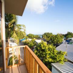 Отель Tropic Tree Hotel Maldives Мальдивы, Велиганду Хураа - отзывы, цены и фото номеров - забронировать отель Tropic Tree Hotel Maldives онлайн балкон