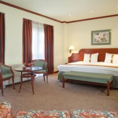 Отель Holiday Inn Thessaloniki Салоники комната для гостей фото 4