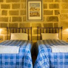 Отель Gozo Farmhouses - Gozo Village Holidays Мальта, Виктория - отзывы, цены и фото номеров - забронировать отель Gozo Farmhouses - Gozo Village Holidays онлайн комната для гостей фото 3