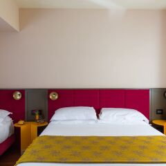 Отель Condominio Monti сейф в номере