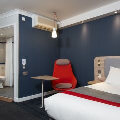 Отель Holiday Inn Express London - Dartford комната для гостей фото 5