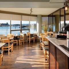 Отель Victoria Regent Waterfront Hotel & Suites Канада, Виктория - отзывы, цены и фото номеров - забронировать отель Victoria Regent Waterfront Hotel & Suites онлайн гостиничный бар