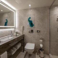 DoubleTree by Hilton Hotel Istanbul - Sirkeci ванная фото 2