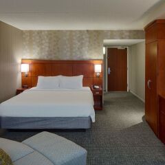 Отель Courtyard By Marriott Columbus West Колумбус комната для гостей фото 5