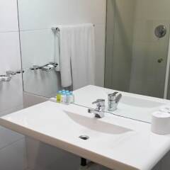 Апартаменты Crescat Apartments Colombo ванная
