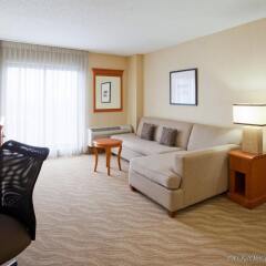 Отель La Quinta Inn & Suites by Wyndham Minneapolis Bloomington W США, Блумингтон - отзывы, цены и фото номеров - забронировать отель La Quinta Inn & Suites by Wyndham Minneapolis Bloomington W онлайн комната для гостей