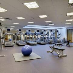 Отель Hilton Bellevue фитнесс-зал