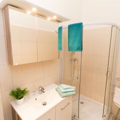 Отель CheckVienna - Apartment Diefenbachgasse Австрия, Вена - отзывы, цены и фото номеров - забронировать отель CheckVienna - Apartment Diefenbachgasse онлайн ванная фото 2