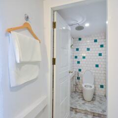 Baan Baan Hostel ванная