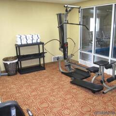 Отель La Quinta Inn & Suites Columbus West - Hilliard фитнесс-зал фото 4