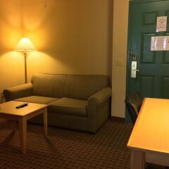 Отель Baymont Inn and Suites Fort Myers комната для гостей