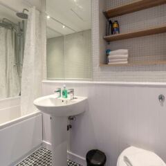 Отель 3 Bedroom Flat in Northern Quarter Manchester ванная фото 2