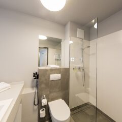 Отель EuroNova arthotel Германия, Кёльн - отзывы, цены и фото номеров - забронировать отель EuroNova arthotel онлайн ванная фото 2