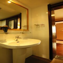 Отель Rayfont Downtown Hotel Shanghai Китай, Шанхай - 3 отзыва об отеле, цены и фото номеров - забронировать отель Rayfont Downtown Hotel Shanghai онлайн ванная фото 2