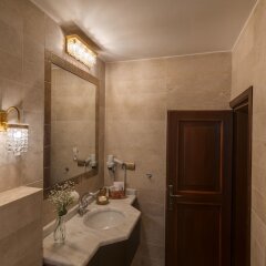 Tuvana Hotel - Special Class Турция, Анталья - 3 отзыва об отеле, цены и фото номеров - забронировать отель Tuvana Hotel - Special Class онлайн ванная фото 2