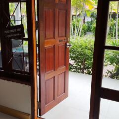 Отель Chaweng Resort сейф в номере