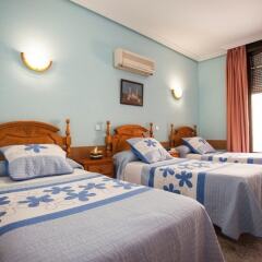 Отель Hostal Bermejo Испания, Мадрид - отзывы, цены и фото номеров - забронировать отель Hostal Bermejo онлайн комната для гостей фото 2