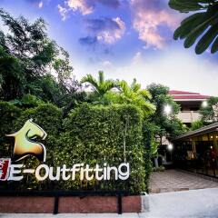 Отель Tree Touch Pattaya парковка