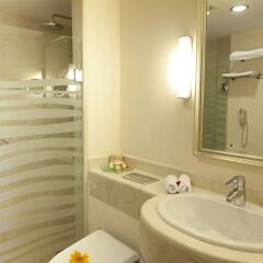 Отель Queen's Park Turkiz Kemer - All Inclusive ванная фото 2