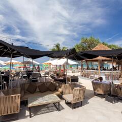 Отель The Bay and Beach Club бассейн