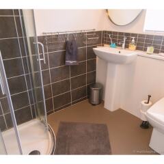 Отель Amazing One-bedroom Flat, Close to Brighton Beach ванная