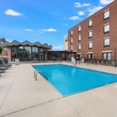 Отель Holiday Inn Express Columbus Downtown США, Колумбус - отзывы, цены и фото номеров - забронировать отель Holiday Inn Express Columbus Downtown онлайн бассейн фото 3
