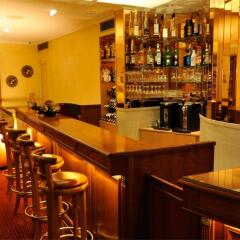 Hotel Champerret Elysees гостиничный бар