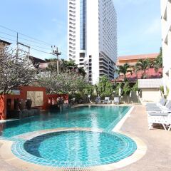 Crown Pattaya Beach Hotel детские мероприятия фото 2