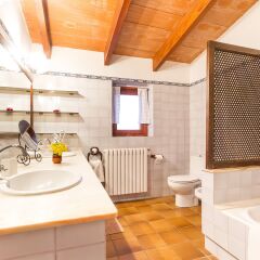 Отель Agroturismo Finca Es Carbó ванная