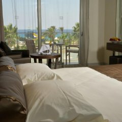 Отель Adams Beach Hotel & Spa Кипр, Айя-Напа - 7 отзывов об отеле, цены и фото номеров - забронировать отель Adams Beach Hotel & Spa онлайн комната для гостей фото 2