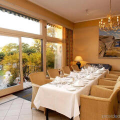 Отель Hotell Refsnes Gods