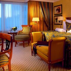 Отель The Ritz-Carlton, Berlin Германия, Берлин - 10 отзывов об отеле, цены и фото номеров - забронировать отель The Ritz-Carlton, Berlin онлайн удобства в номере фото 2