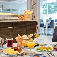 Отель Mercure Hotel Berlin am Alexanderplatz Германия, Берлин - 3 отзыва об отеле, цены и фото номеров - забронировать отель Mercure Hotel Berlin am Alexanderplatz онлайн питание фото 3