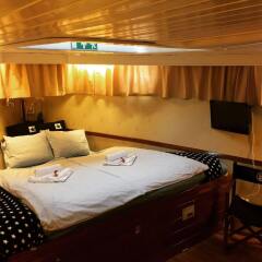 Отель Hotell M/S Monika Швеция, Стокгольм - отзывы, цены и фото номеров - забронировать отель Hotell M/S Monika онлайн комната для гостей