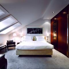 Отель UNAHOTELS Cusani Milano комната для гостей фото 5