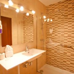 Отель Apartamentos Cristina ванная