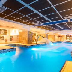 Отель Holiday Inn Riyadh Al-Qasr бассейн